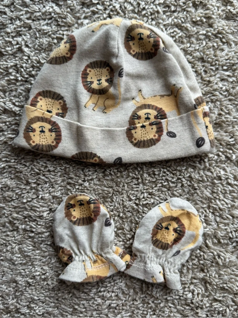 Gerber Organic Cotton Lion Footed Zip Sleeper Hat & Mittens Set Newborn